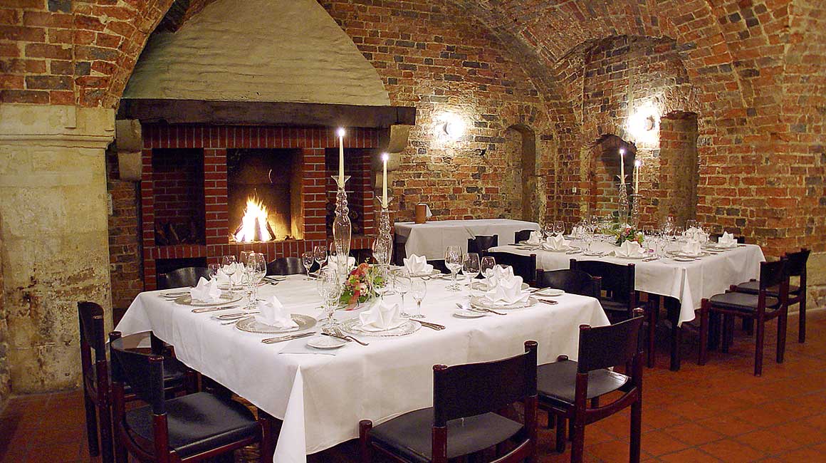Kaminraum für Feiern im Schlossrestaurant Zentgraf in Gifhorn - Foto 01