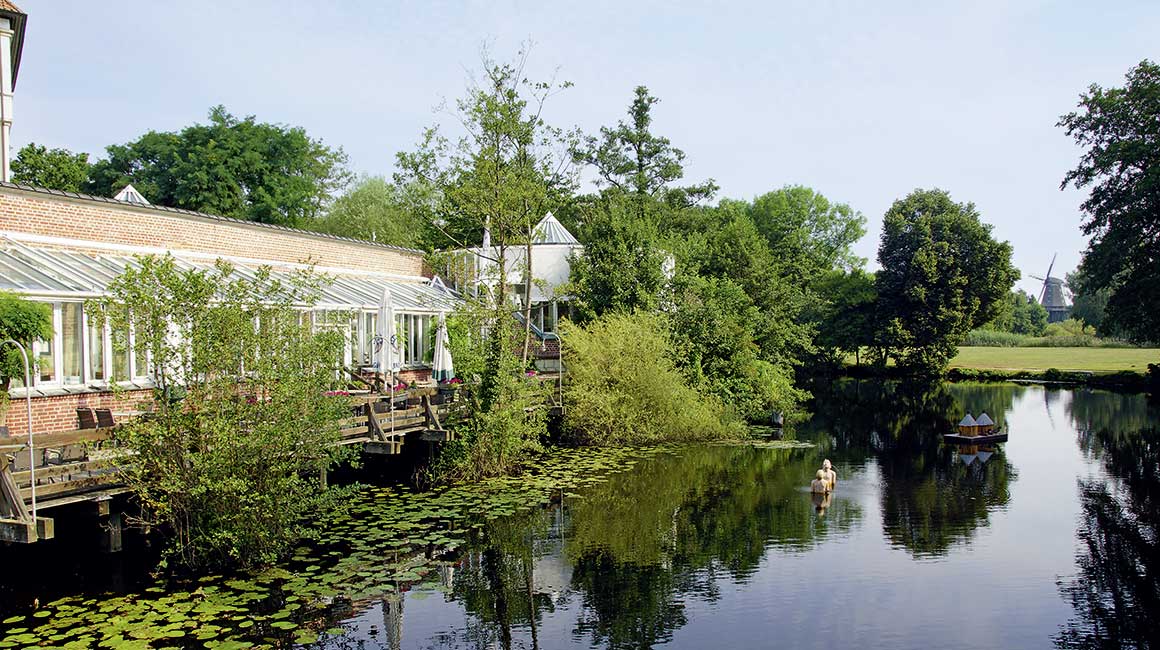 Die Terrasse vom Schlossrestaurant Zentgraf am Schloss Gifhorn - Foto03